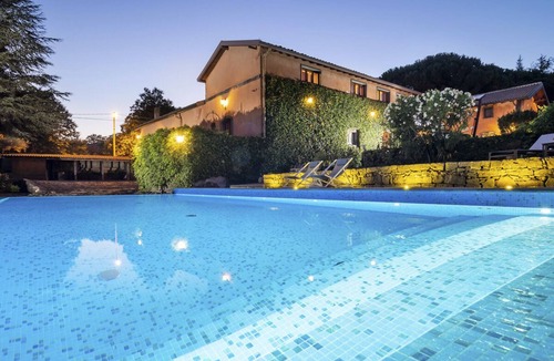 Pedara Villa | Villa Di Maranello - Four Bedroom Villa, Sleeps 8
