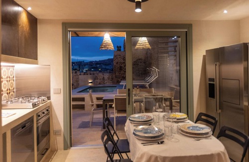 Noto Historic Centre Villa | Villa Edda: with a heated (plunge) pool in the city center of Noto
