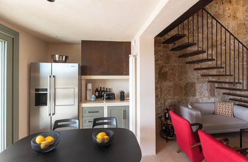 Noto Historic Centre Villa | Villa Edda: with a heated (plunge) pool in the city center of Noto