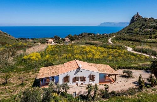 Scopello Apartment | Villa Elena 2 Km from the Natural Reserve of Zingaro