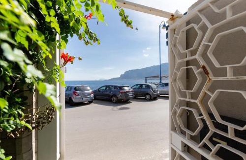 Mondello Apartment | Villa Emilia Mondello Appartamento Emily con vista sul mare