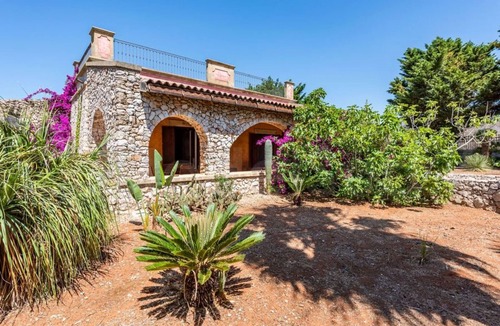Morciano di Leuca Villa | Villa 'Ermy Tre' close to the Sea with Pool & Wi-Fi