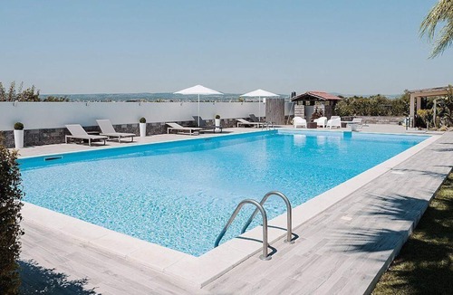 Syracuse Villa | Villa Fanny, fully refundable with voucher*: A bright one-story villa surrounded by the greenery, with Free WI-FI.
