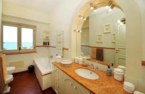 Cefalu Villa | Villa Faraglioni fronte spiaggia