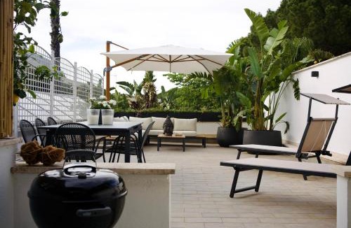 Mondello Villa | Villa Finch Mondello