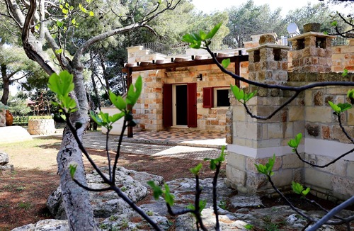 San Pietro in Bevagna Villa | Villa for 8 people in the middle of a tree-covered park of 7000m2