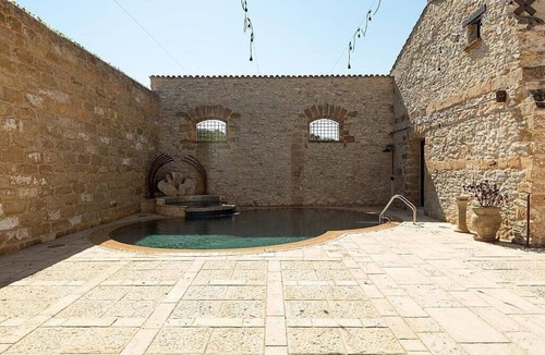 Alcamo Villa | Villa Fortino: A characteristic two-story age-old estate in a quiet position, surrounded by the Sicilian countryside, with Free WI-FI.