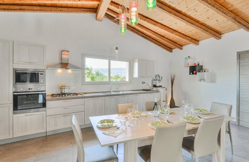 Syracuse Villa | VILLA FRATI - Elegant Accommodation with 4 Bedrooms