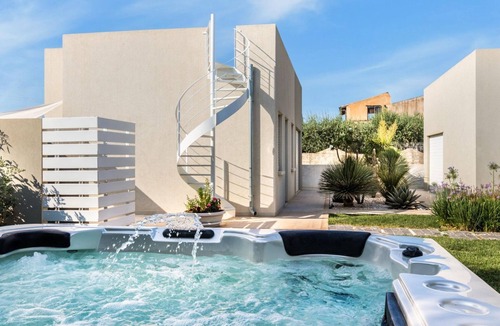 Noto Marina House | Villa 'Gesamte Struktur by Interhome