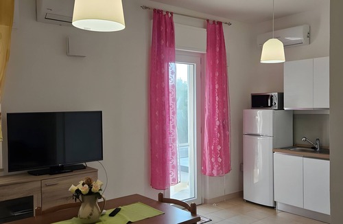 Alcamo Marina Villa | Villa 'Giulia' with Sea View, Wi-Fi and Air Conditioning