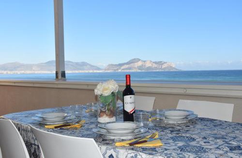 Ficarazzi Apartment | VILLA HEMINGWAY - LA Casa di Alessia e La Casa di Leonardo - Fronte mare