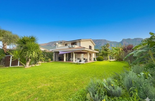 Citta del Mare Villa | Villa Hope a stone's throw from the sea