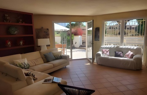 Marsala Villa | Villa 'Il Filo Di Perle' with Sea View, Wi-Fi, and Air Conditioning