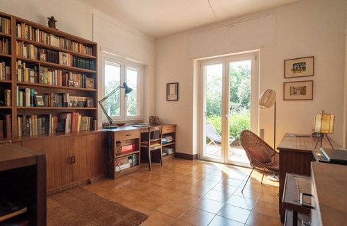 Centro Giano Villa | Villa Immersa nel Verde, a Metà Strada tra il Centro di Roma e la Spiaggia