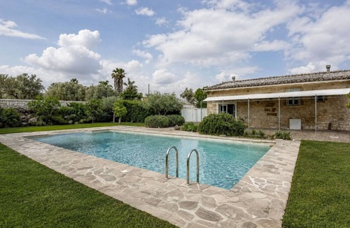 Chiaramonte Gulfi Villa | Villa in Chiaramonte Gulfi with 3 bedrooms sleeps 8