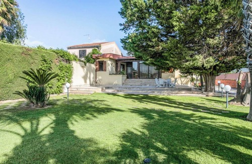 Comiso Villa | Villa in Comiso with 3 bedrooms sleeps 6