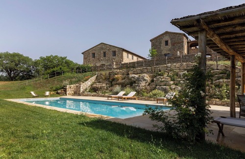 Chiusdino Villa | Villa in Frosini with 6 bedrooms sleeps 12