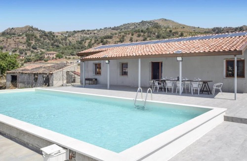 Gaggi Villa | Villa in Gaggi with Pool near Mount Etna