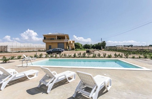 Ragusa Villa | Villa in Marina Di Ragusa with 5 bedrooms sleeps 13