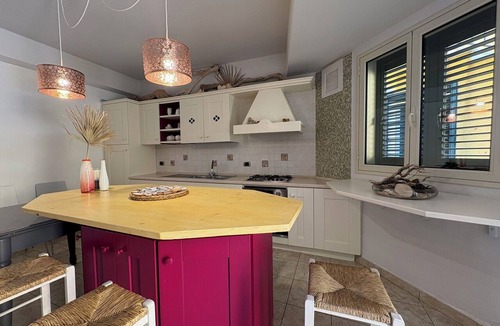 Marina di Ragusa Villa | Villa in Marina Di Ragusa with 7 bedrooms sleeps 18