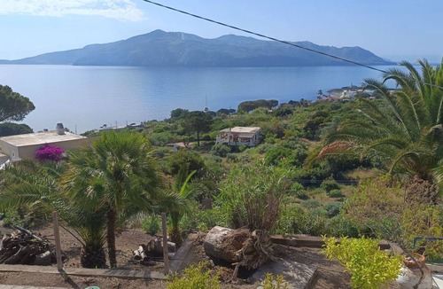 Lingua House | Villa in Panoramasprache, nur wenige Minuten vom Meer entfernt by Interhome