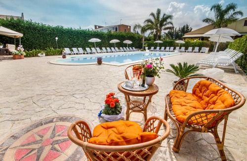 Piana Calzata House | Villa in recidence a 100 metri dal mare con servizio di piscina a 100 metri vicino Cefalu