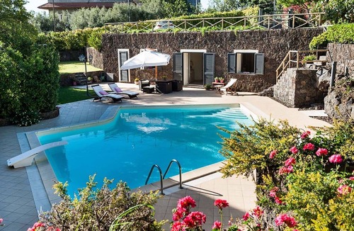 Ragalna Villa | Villa in Ragalna near Mount Etna with Pool