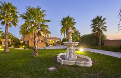 Marinella di Selinunte House | Villa in Selinunte with Pool & Olive Groves