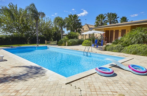 Marinella di Selinunte House | Villa in Selinunte with Pool & Olive Groves