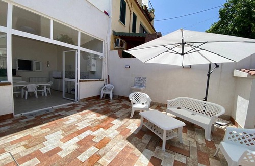 Santa Flavia Apartment | Villa in Sicily with Garden & Sea Access