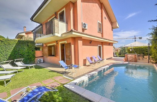 Trecastagni Villa | Villa in Trecastagni with 6 bedrooms sleeps 16
