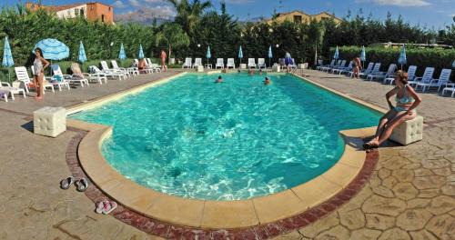Piana Calzata House | Villa indipendente le coccinelle beach mare piscina a 250 mt dal mare con servizio di piscina a 400 mt 12 k da Cefalu