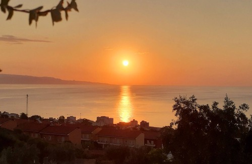 Santa Teresa di Riva Villa | Villa Infinity ∞ Rooms in villa with panoramic infinity pool and whirlpool
