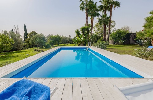 Archi House | Villa Dogana, country house with pool overlooking the sea and Etna.