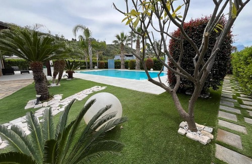 Contrada Pistavecchia 2 Villa | VILLA OXIDIANA with Private Pool and Garden