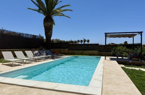 Cava dʼAliga Villa | Villa Lùmea