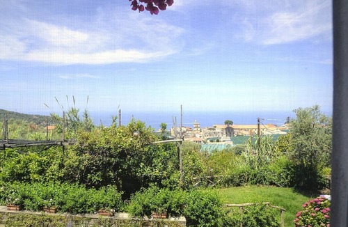 Schiazzano House | Villa Lillamora: A characteristic and welcoming two-story apartment that is part of an ancient country house with the strong charachter which derives from it actually being a restored old mill, with Free WI-FI.