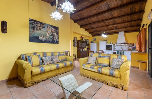 Donnalucata Villa | Villa Liolà Beachfront – Spacious with Private Sea Access