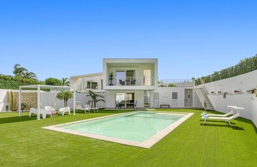 Marina di Ragusa Villa | Villa Lobelia by Villa Plus