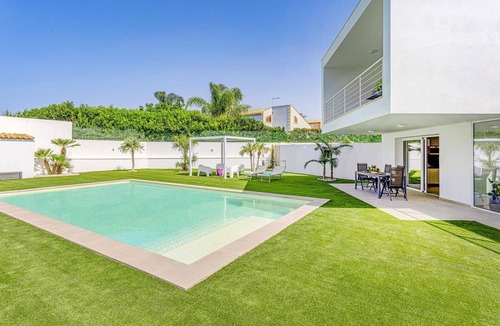 Marina di Ragusa Villa | Villa Lobelia by Villa Plus