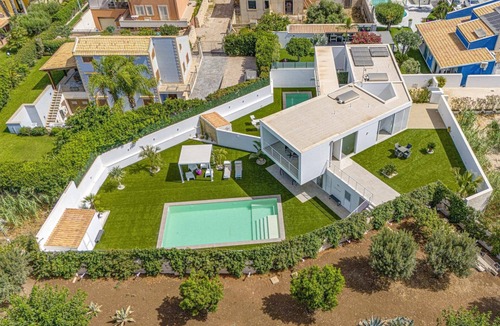 Marina di Ragusa Villa | Villa Lobelia by Villa Plus