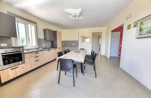 Floridia House | Villa Luce, close to town