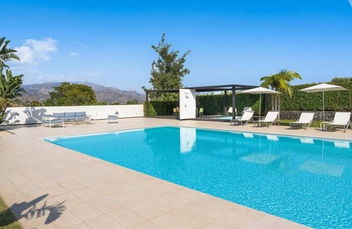 Calatabiano Villa | Villa Maurizia with private pool