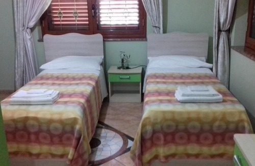 Barcellona Pozzo di Gotto Bed & Breakfast | Villa Manno
