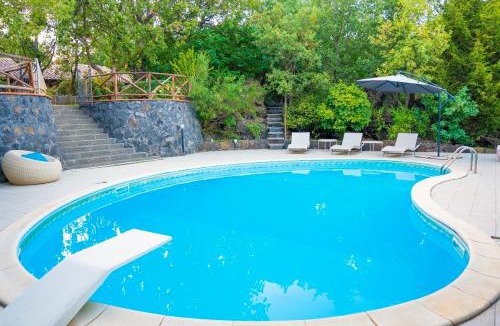 Ragalna Villa | Villa Male Terre by Letstay