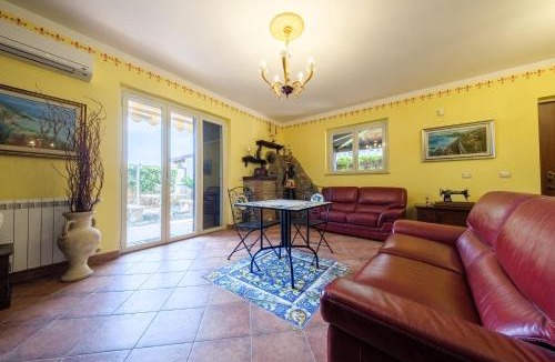 Nizza di Sicilia Villa | Villa Manganaro