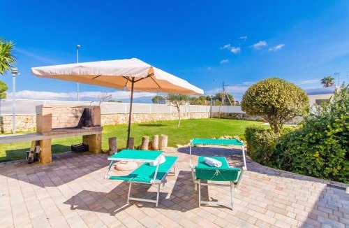 La Strea Villa | Villa Marzia With Garden And Near The Sea - Happy Rentals