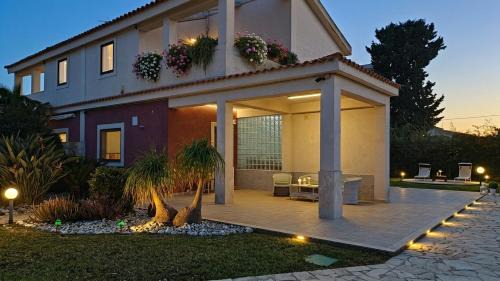 Punta Milocca Villa | Villa Medea, con giardino, a 150m dal mare, Relax totale a Siracusa