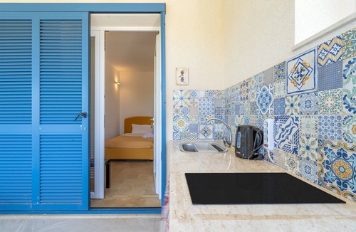 Syracuse Villa | Villa 'Melus Maris' with Sea View, Pool, Garden, Terrace & Wi-Fi