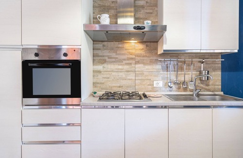 Fontane Bianche Villa | Villa 'Morgana' with Private Terrace, Wi-Fi and Air Conditioning